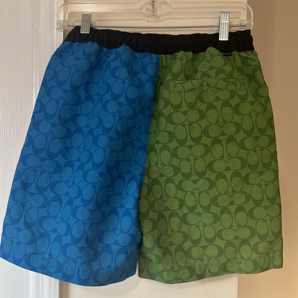 Coach men’s color block signature swim trunk - Picture 6 of 9